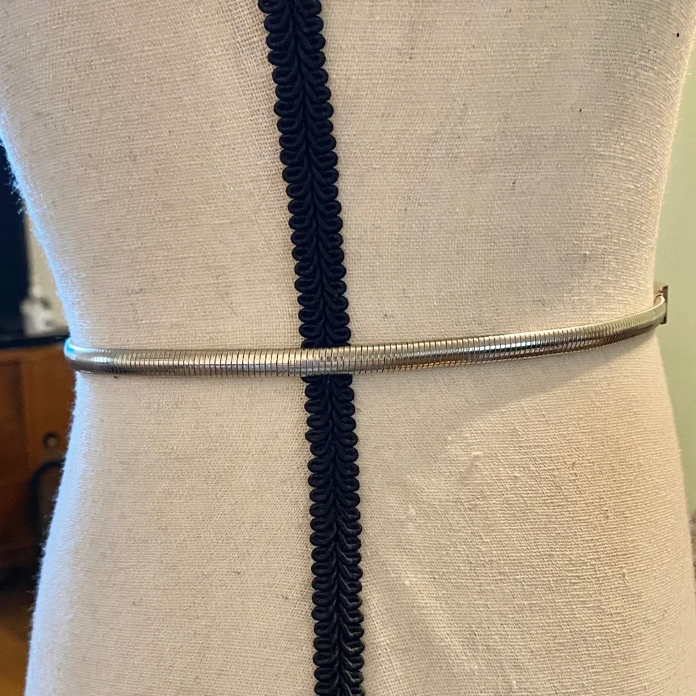 Sold!!!Disco 70s Silver Snake Chain Metal Belt - Picture 4 of 5